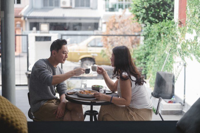 20 date night in ideas for married couples to try | Married couple ...
